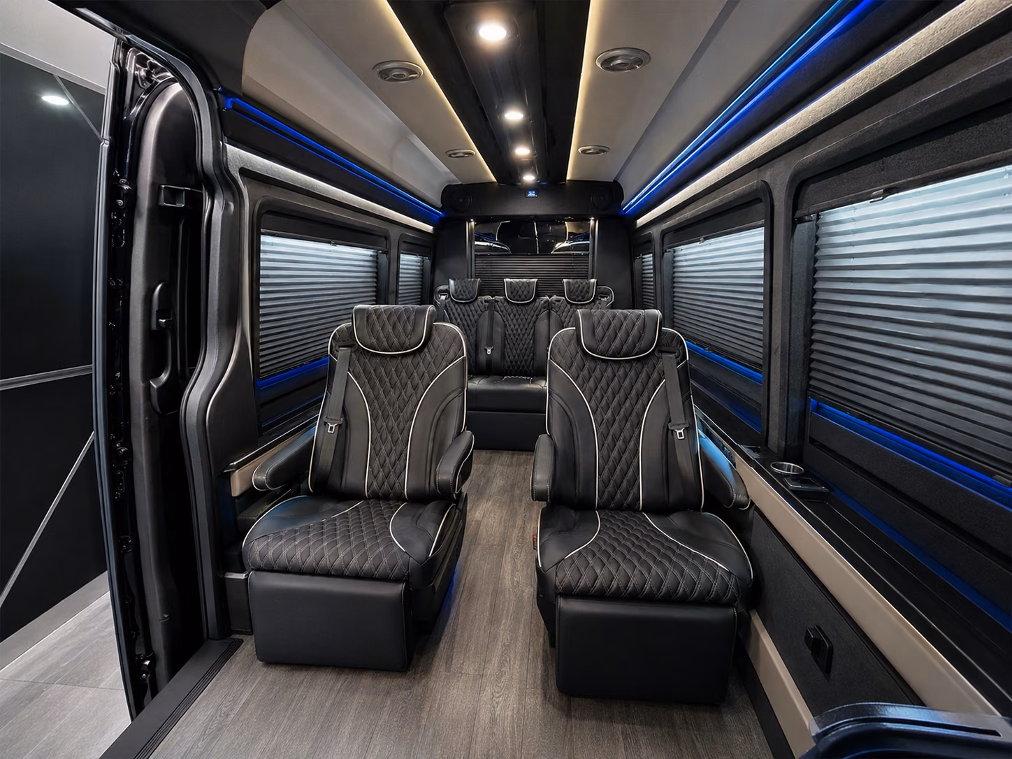 find the perfect transportation for your next airport transfer 3